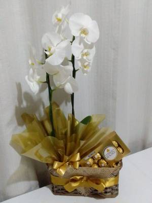 ORQUÍDEAS COM FERRERO ROCHER / BRANCAS / 02 UNIDADES