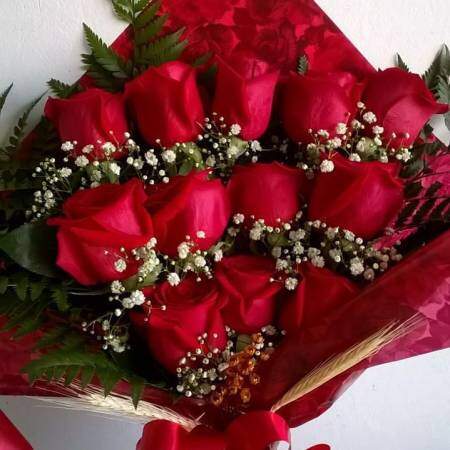Bouquet com 12 Rosas Vermelhas Flores Naturais